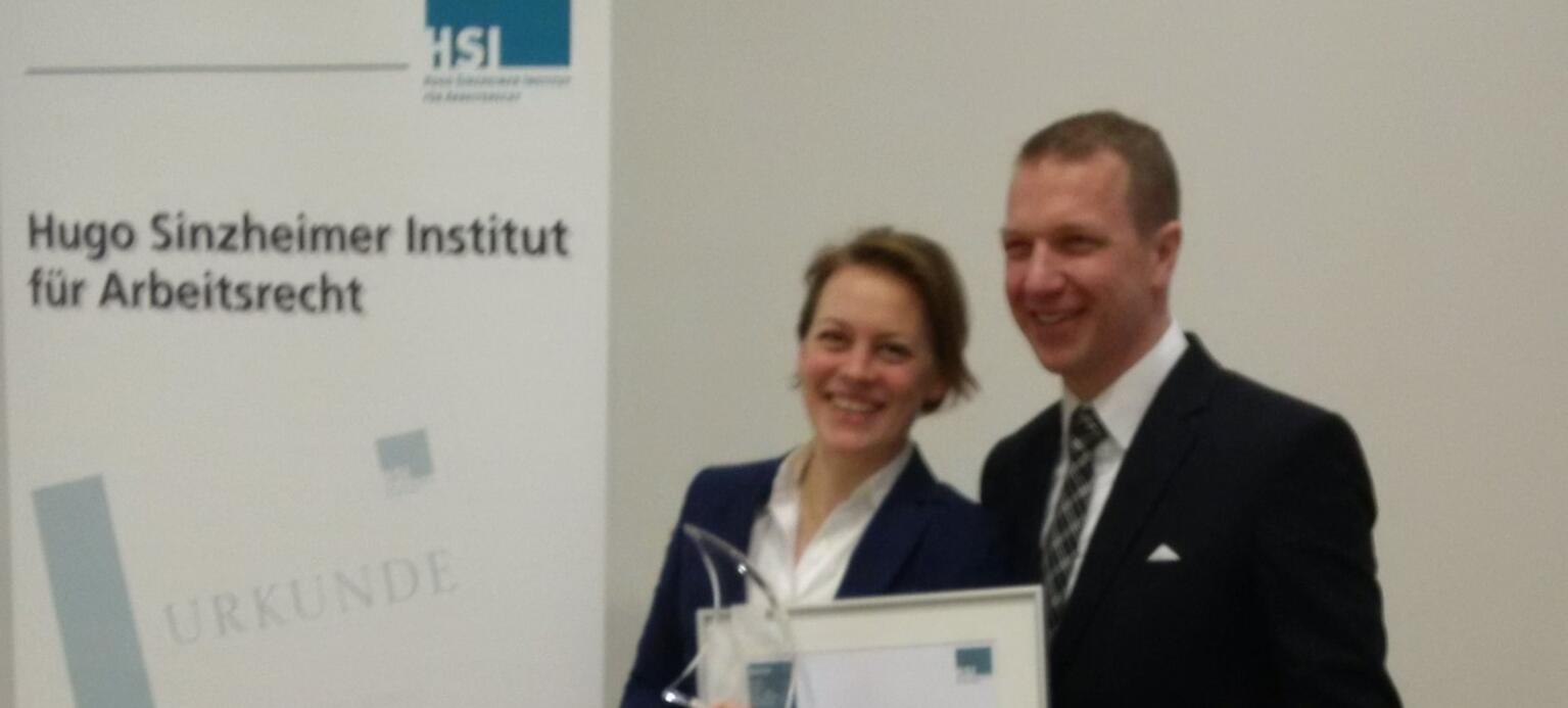 Zu sehen ist die Preisträgerin Dr. Karolina Meisloch bei der HSI Preisverleihung 2016